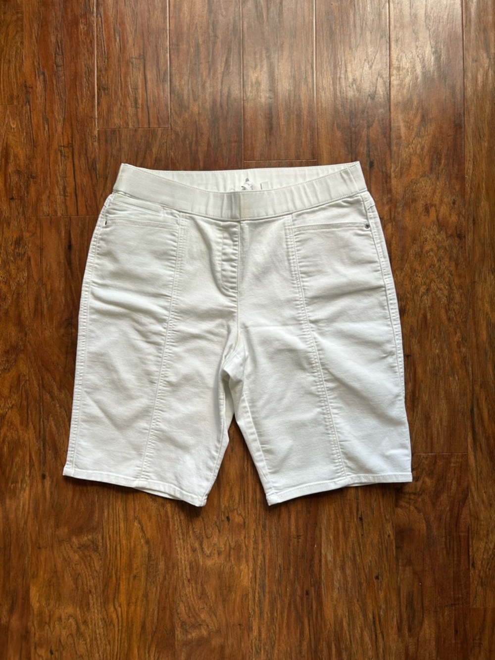 Coral Bay Womens White Lightweight Bermuda Shorts Size 12 Coastal Classic